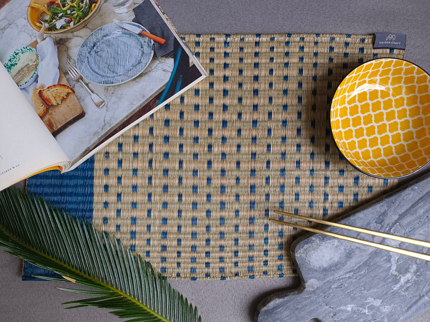 Placemat L Blue dot navy edging