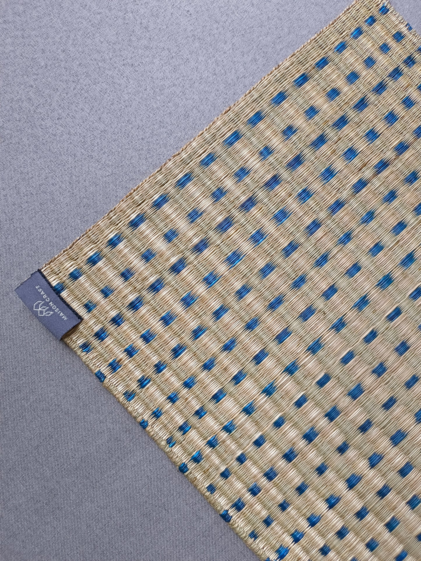 Placemat L Blue dot navy edging