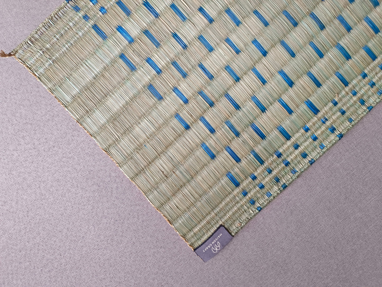 Placemat L Grey navy center rain storm